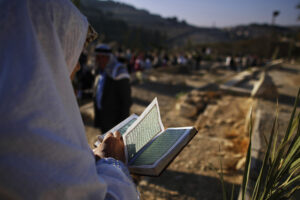 Reading Quran for the deceased